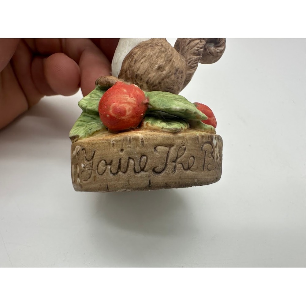 Vintage Squirrel Ceramic Figurine Youre The Berries Strawberry Woodland Decor - Picture 2 of 9